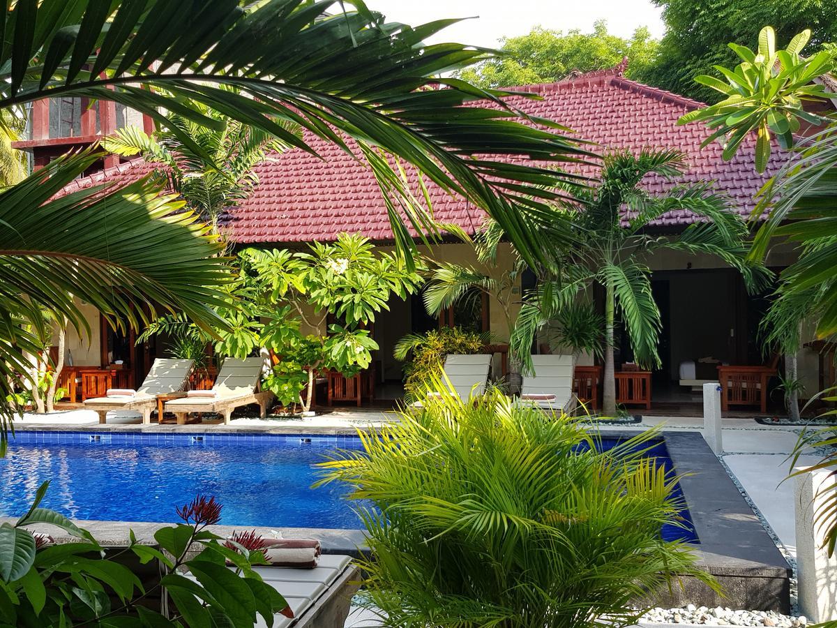 Senang Villa Gili Air Exterior photo